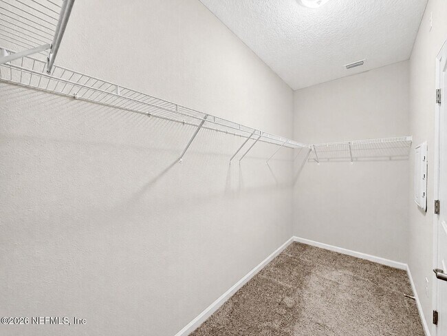 Building Photo - 142 Ness Cir