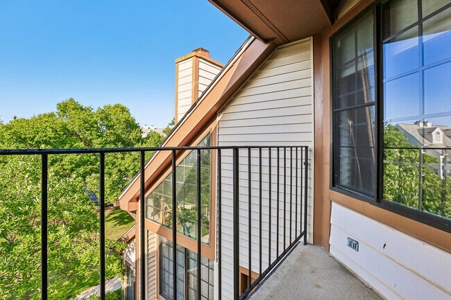 Building Photo - 14122 Lauren Ln