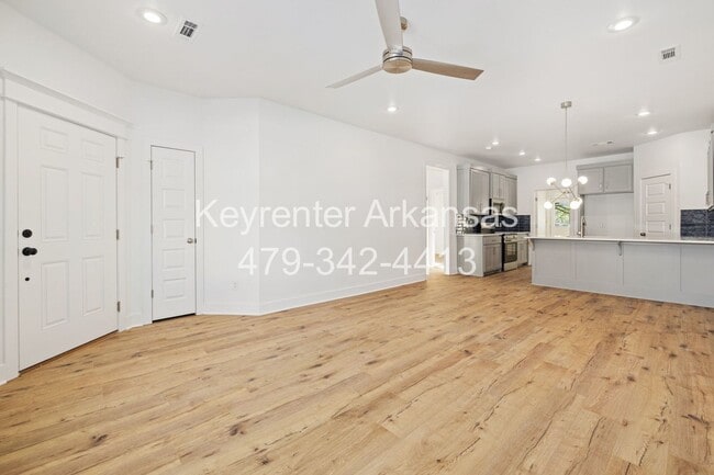 Building Photo - Brand New Duplex in Fayetteville!