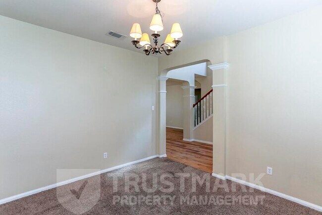 Building Photo - 212 Crowfoot Dr