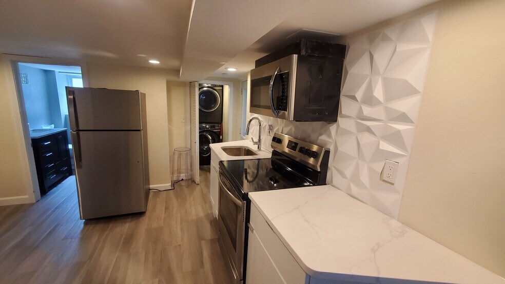 Building Photo - 44 Belleview Ave