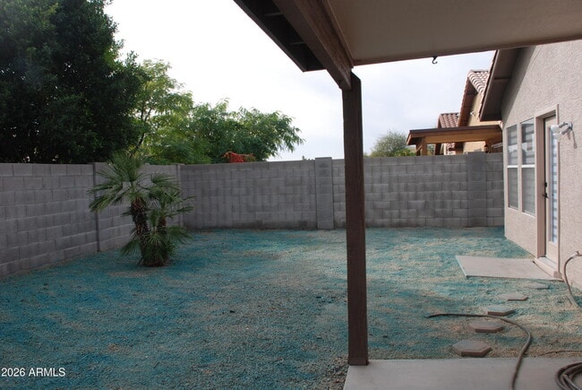 Building Photo - 249 W Grovers Ave