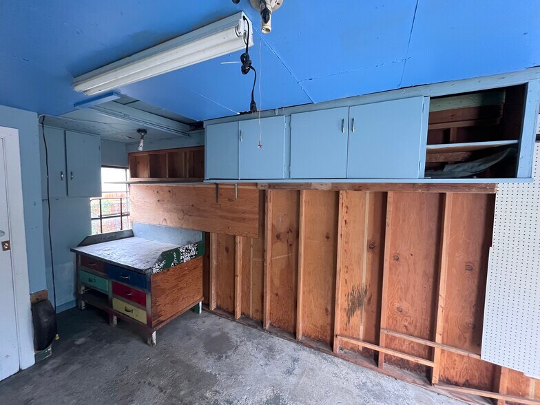 Garage Workbench Storage - 1824 E San Rafael St