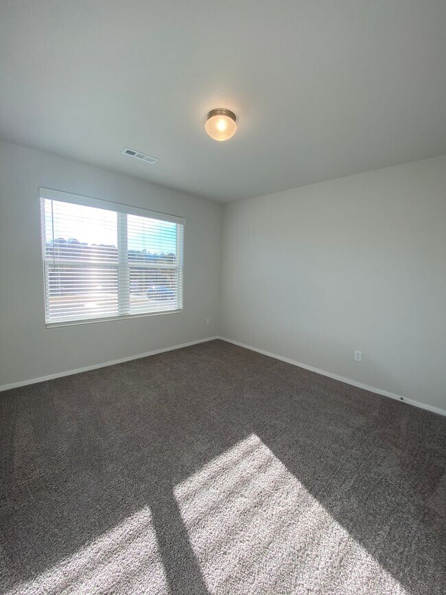 Building Photo - Now Pre-Leasing in Cedar Bluff — Stunning 4-Bed, 2-Bath Home You Don’t Want to Miss!