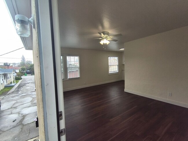 Building Photo - Newly Remodeled Spacious 1BD/1BTH Located In Hayward Near Mission Blvd!!!