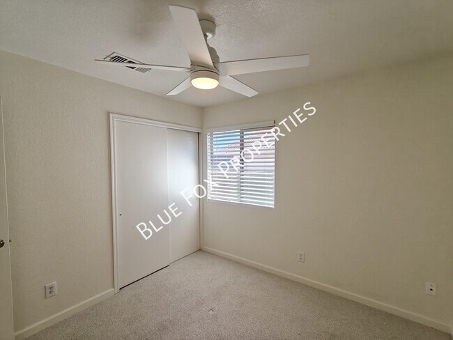 Building Photo - 600 E River Walk Dr