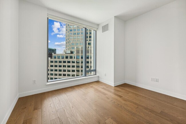 Building Photo - 99 Hudson St