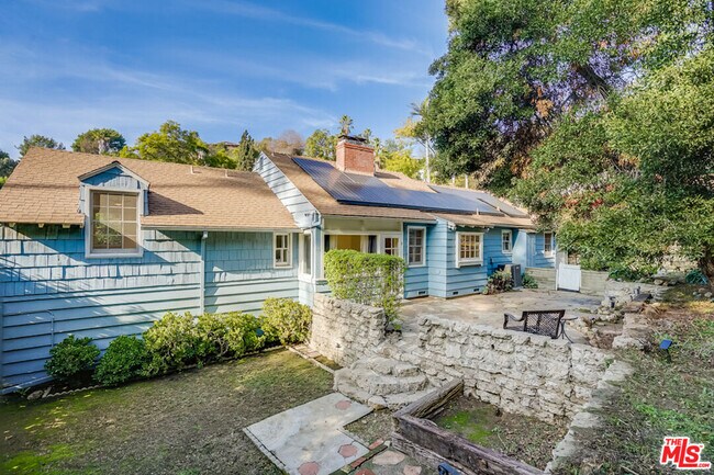 Building Photo - 3246 Benda St