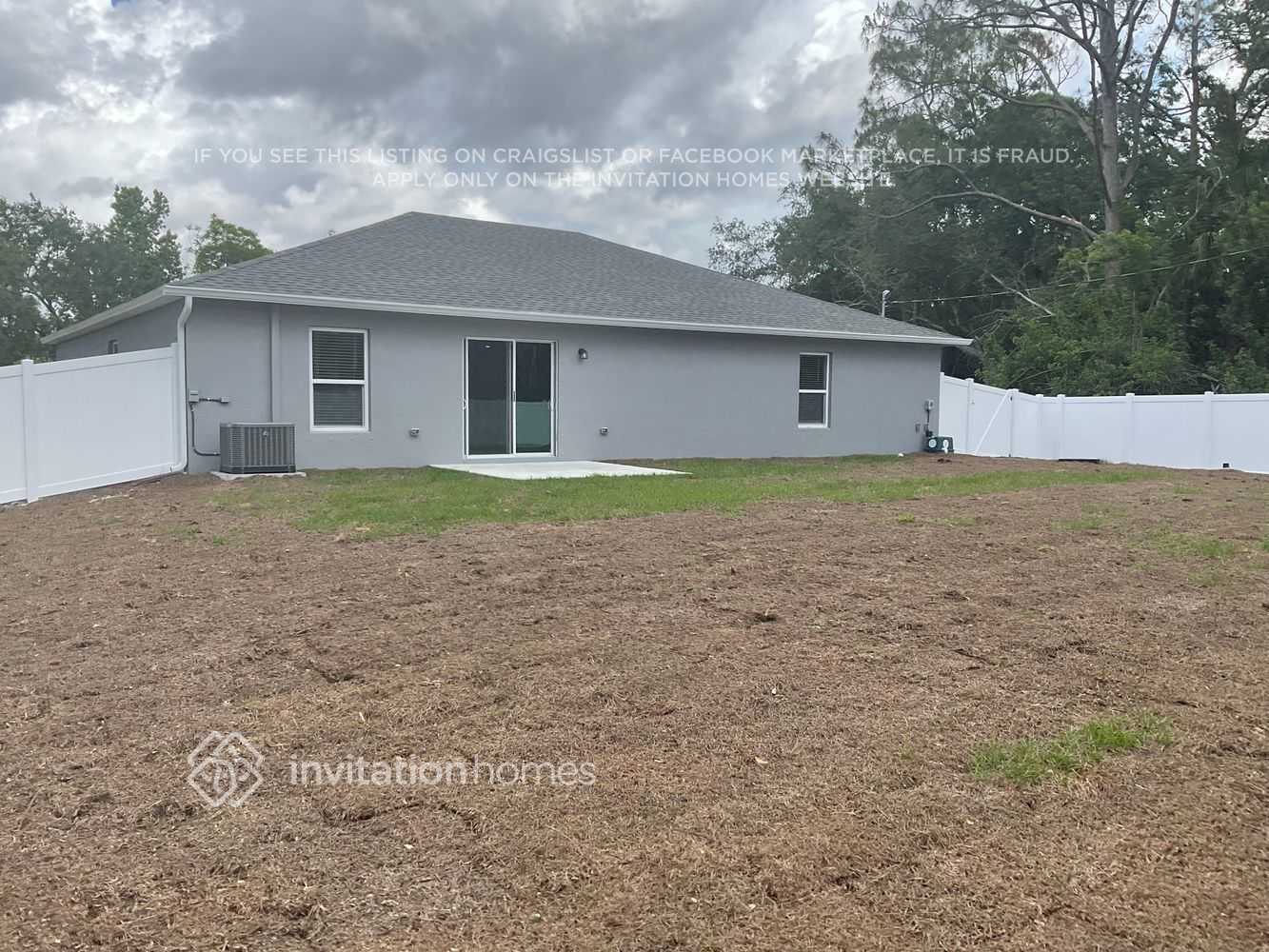 Building Photo - 880 Merrimac St SE