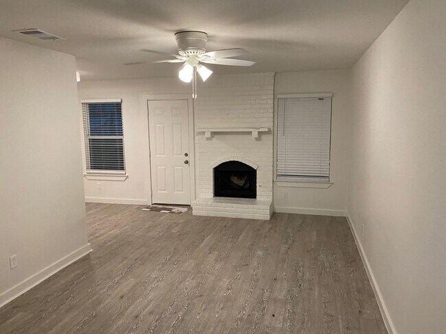 Building Photo - 2408 Burleson Ct