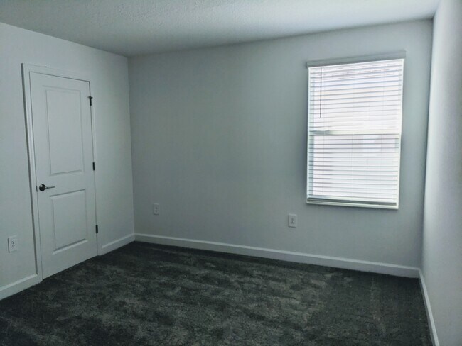 Building Photo - 11716 Language Wy