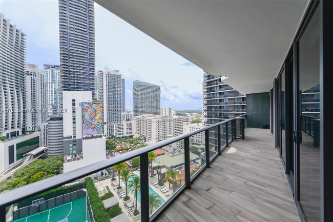 Building Photo - 801 S Miami Ave