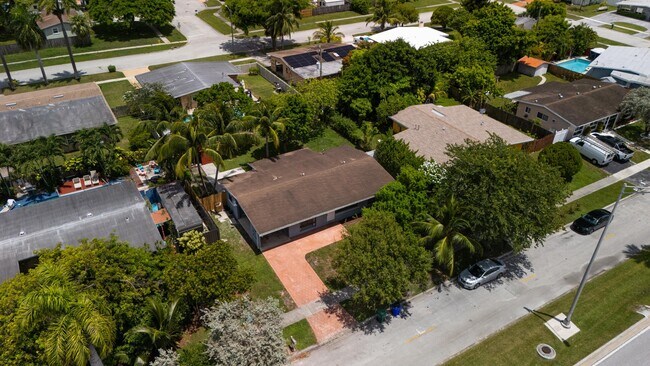 Building Photo - 6113 Royal Palm Blvd