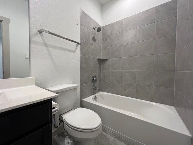 Building Photo - 28907 Yachting Pt Ct
