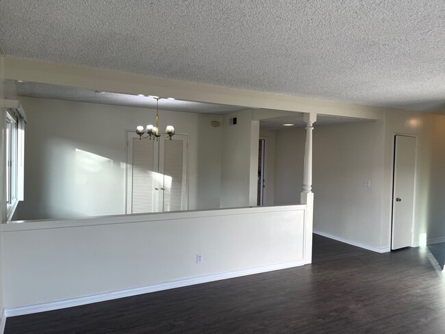 Building Photo - Beautiful 4 Bedroom Home in Huntington Beach