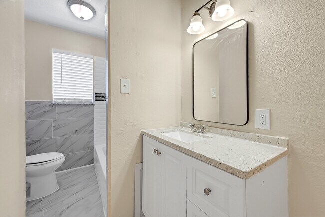 Building Photo - 3722 Rest Home Rd