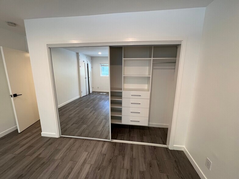 Master bedroom, custom, California Closets - 1330 N Sweetzer Ave