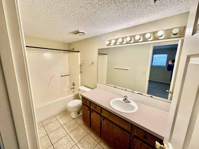 Building Photo - 3507 W Beechwood Dr