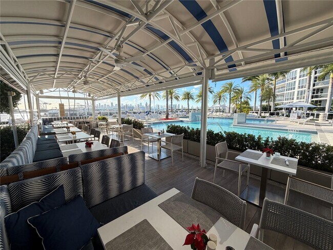 Building Photo - 400 Alton Rd