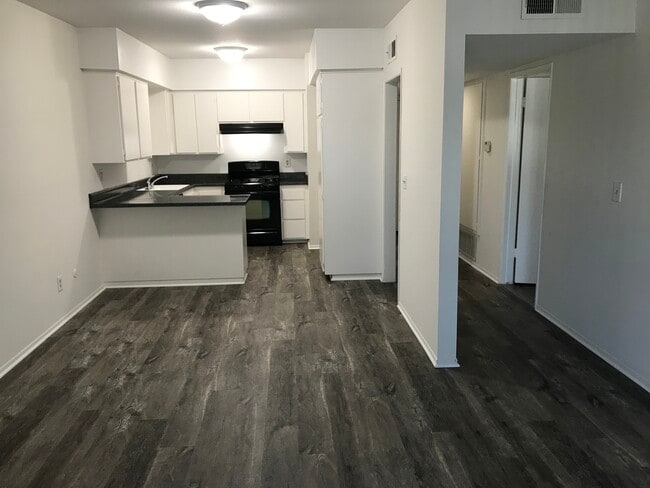 Building Photo - 2409 W 227th