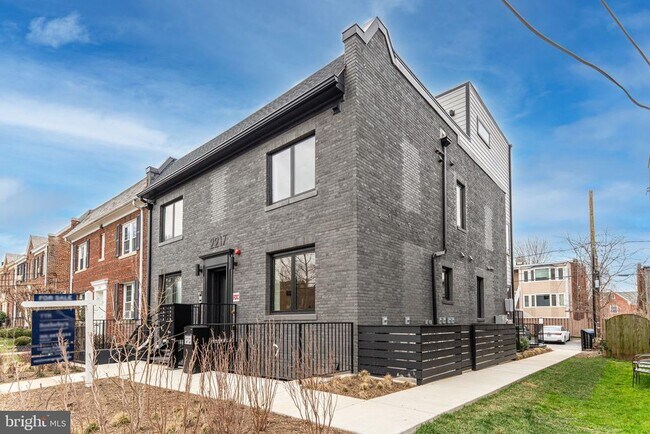 Building Photo - 2217 40th St NW