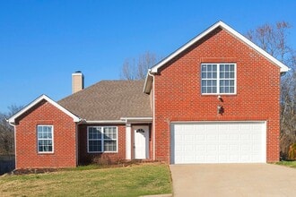 Building Photo - 3 Bed w/Bonus, Large Yard in Sought After ...