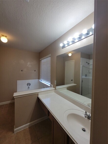 Building Photo - 6327 Hayman Dr