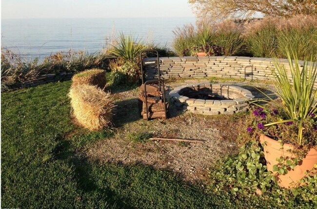 Fire Pit - Common Area - 1 Bratenahl Pl