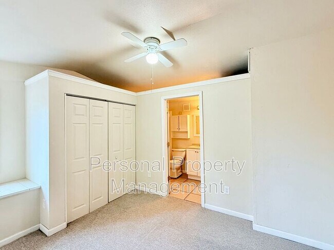 Building Photo - 10303 NE 23rd St