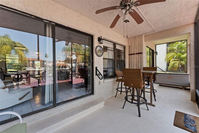 Building Photo - 2571 Cyprus Dr