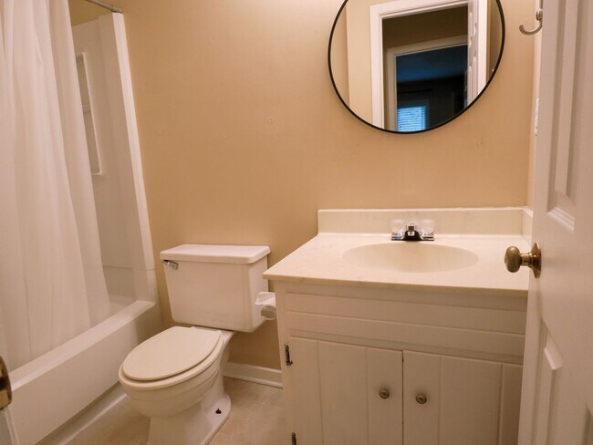 Building Photo - Arrowood Neighborhood Gem – 3BR Home Near ...