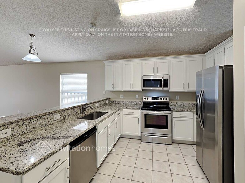 Building Photo - 1325 River City St