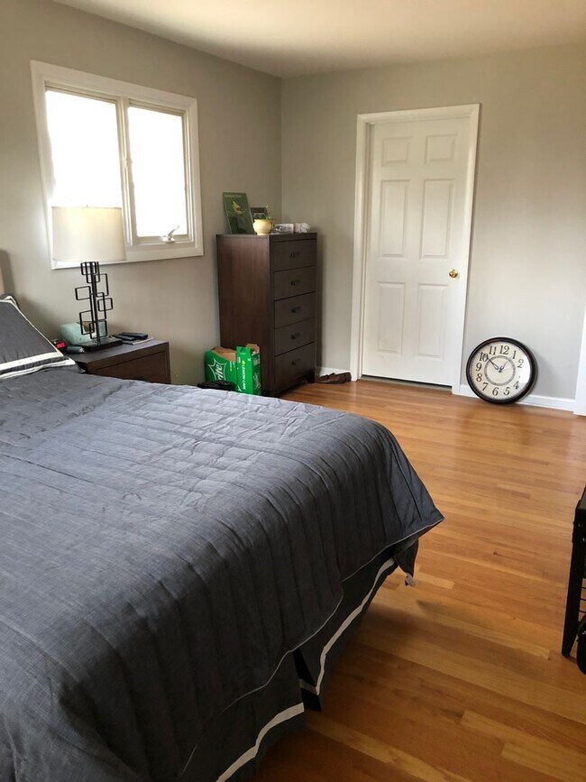 Building Photo - Charming 5 BD/3 BA down the street from Kelley and Luddy!