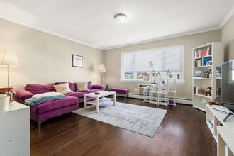 Building Photo - 71 Oxford Ave