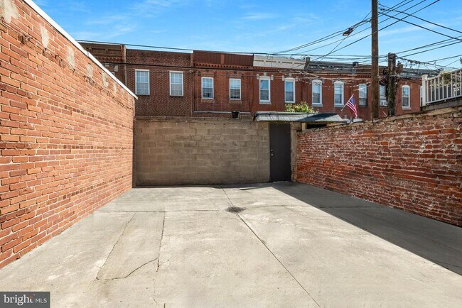 Building Photo - 1823 S Broad St