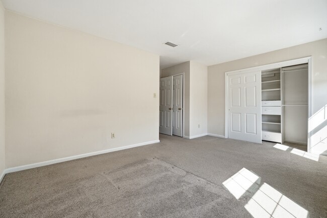 Building Photo - 3914 Wyckoff Dr