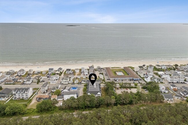 Building Photo - 170 E Grand Ave