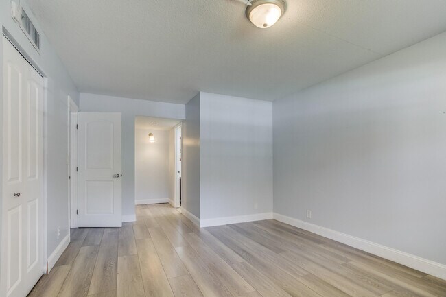 Building Photo - 2651 S Course Dr