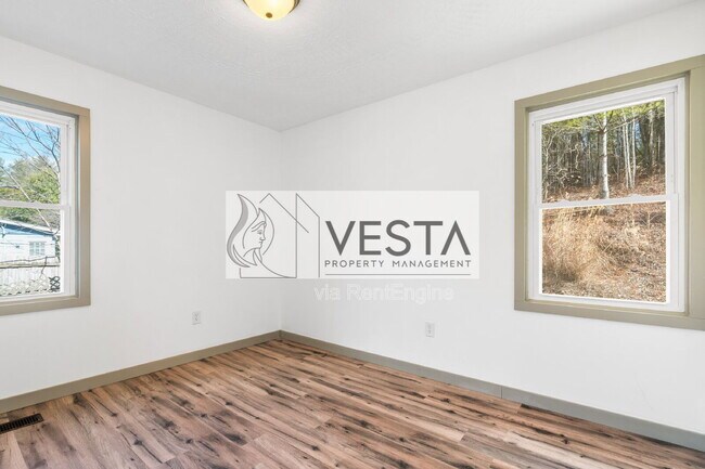 Building Photo - 326 New Salem Rd