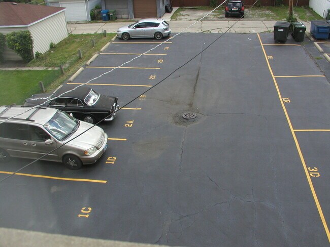 Building Photo - 1124 Dunlop Ave