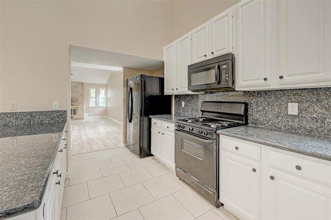 Building Photo - 2302 Brook View Ln