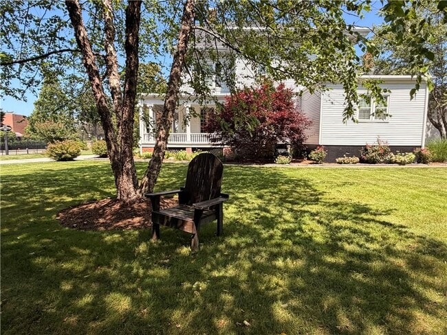 Building Photo - 412 Bellevue Ave
