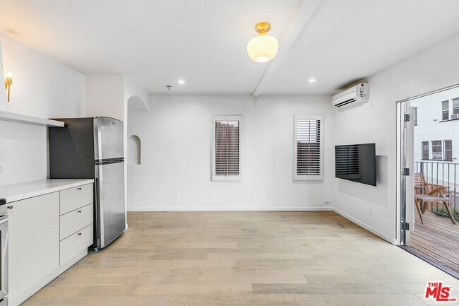 Building Photo - 3206 Larissa Dr