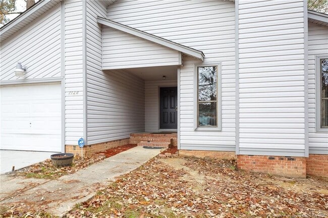 Building Photo - 7128 Old Castle Dr