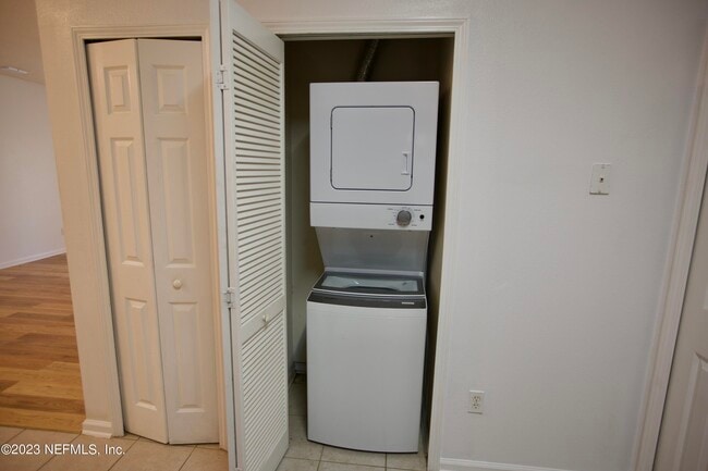 Building Photo - 3600 LENIN PEAK Ct