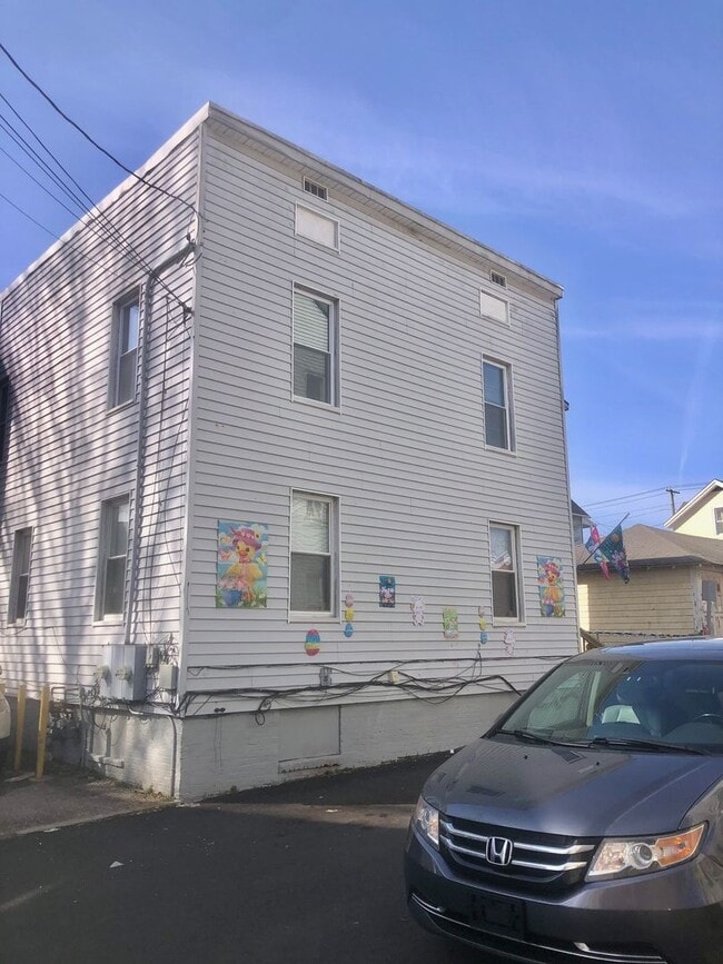 Primary Photo - 7 Pork Hollow St