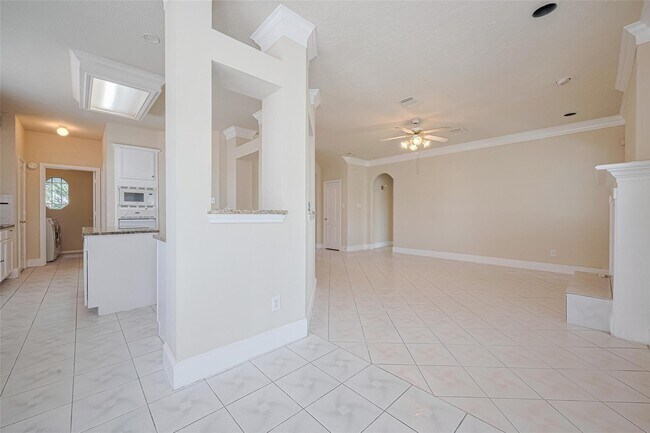 Building Photo - 14203 Torrey Village Dr