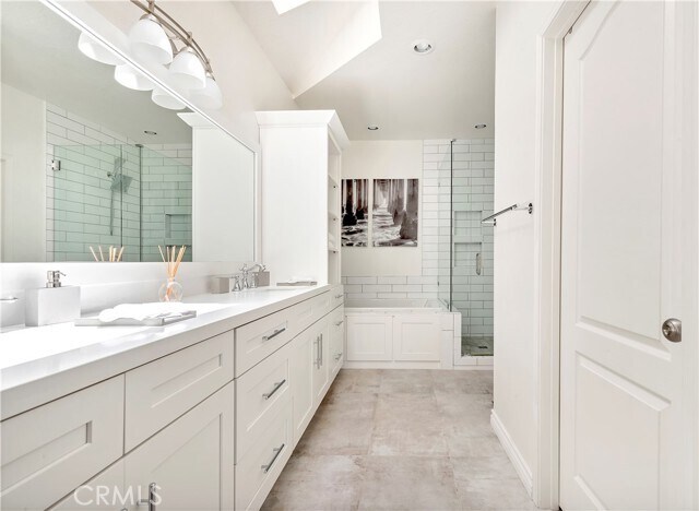 Building Photo - 24901 Seagate Dr