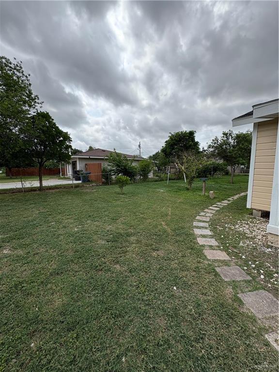 Building Photo - 2617 Daytona Ave