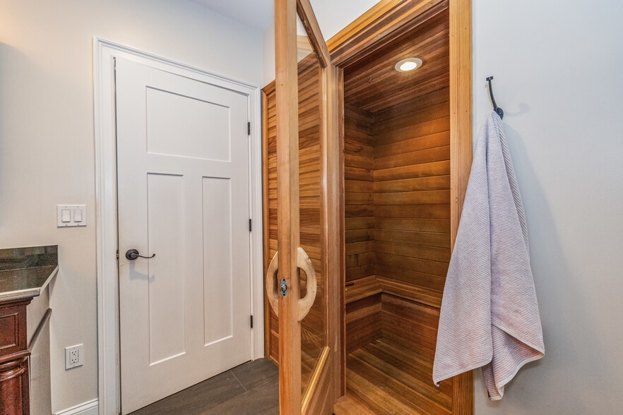 Building Photo - 9 Washington Ave